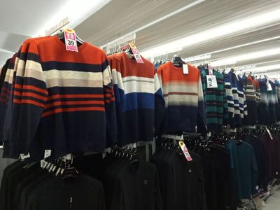 潮衣庫服裝批發(fā)城即將盛大開業(yè),開業(yè)期間每天3000份禮品免費(fèi)發(fā)放!