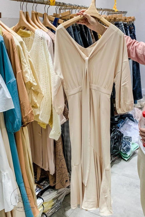 廣州服裝批發(fā)市場又清倉,100元拿下3件,最遲9號結(jié)束,撿寶要快點(diǎn)